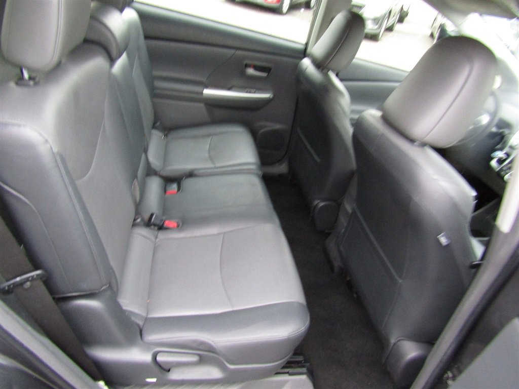 Used 2012 Toyota Prius V image 23