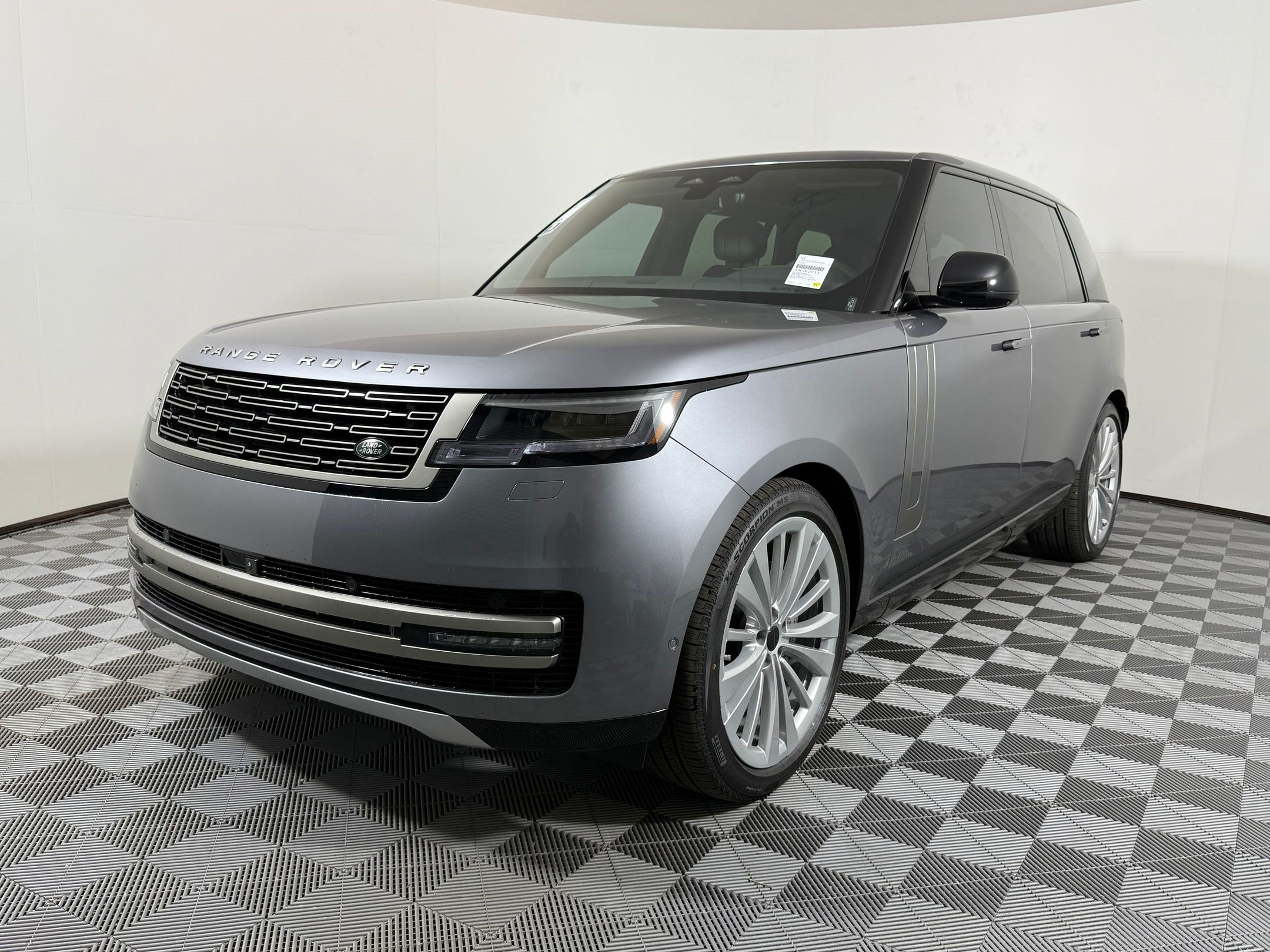 New 2026 Land Rover Range Rover Long Wheelbase SE
