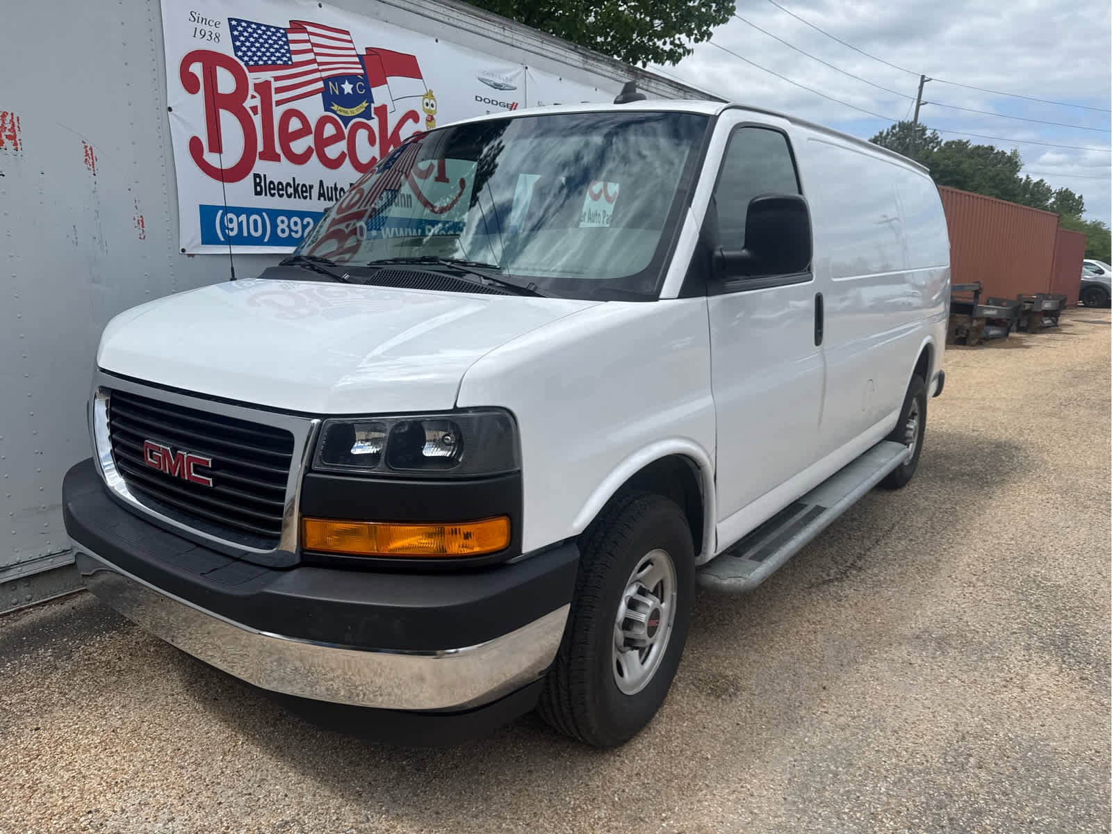 Used 2023 GMC Savana 2500 w/ Driver Convenience Package RWD image 5
