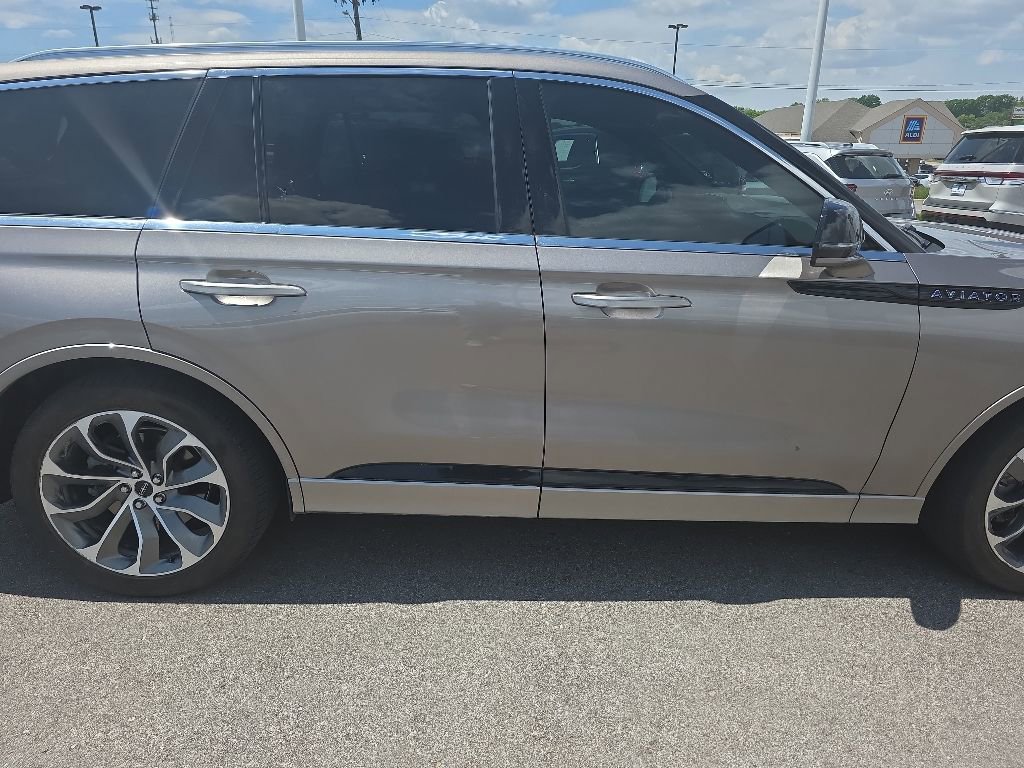 Used 2021 Lincoln Aviator Grand Touring w/ Equipment Group 302A AWD/4WD image 8