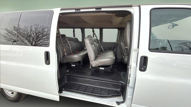 Used 2022 Chevrolet Express 3500 LS image 36