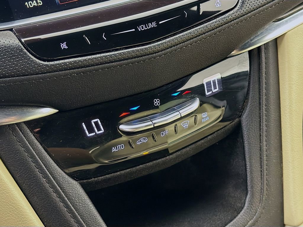Used 2019 Cadillac XT5 FWD image 18