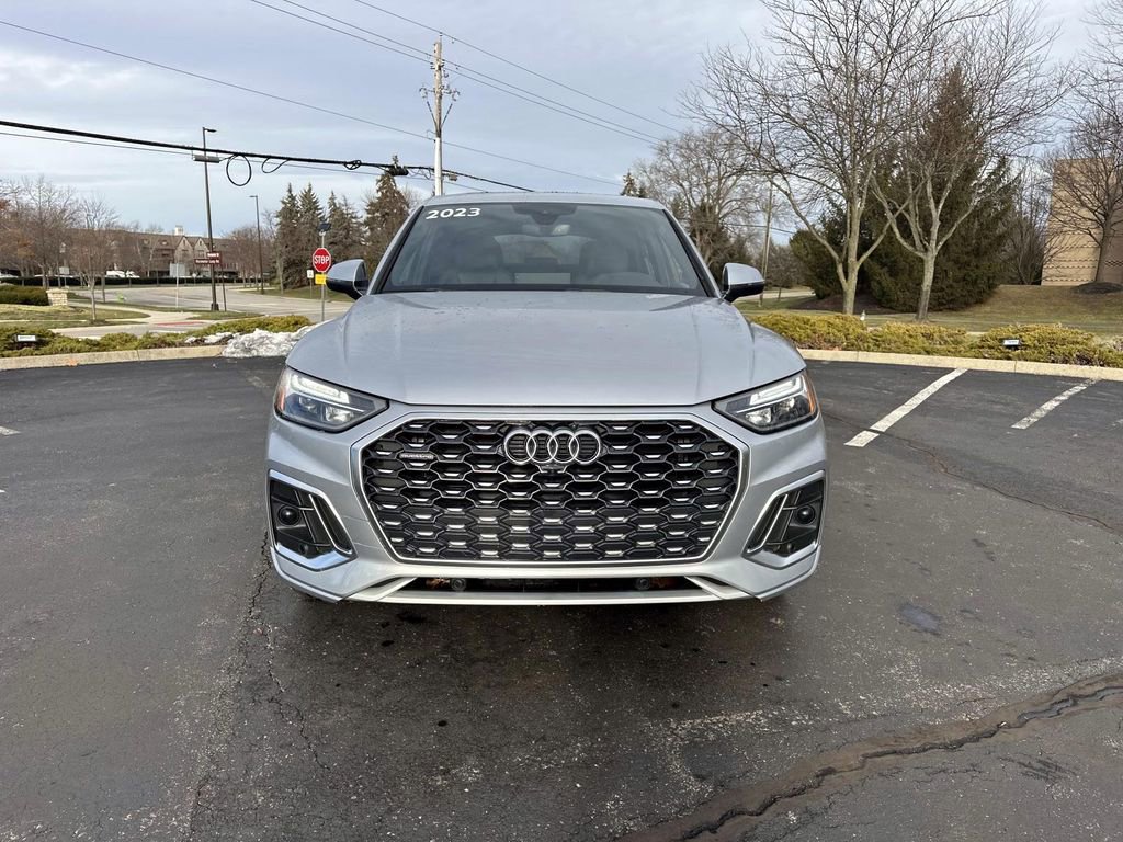 Used 2023 Audi Q5 2.0T Premium Plus w/ Premium Plus Package image 2