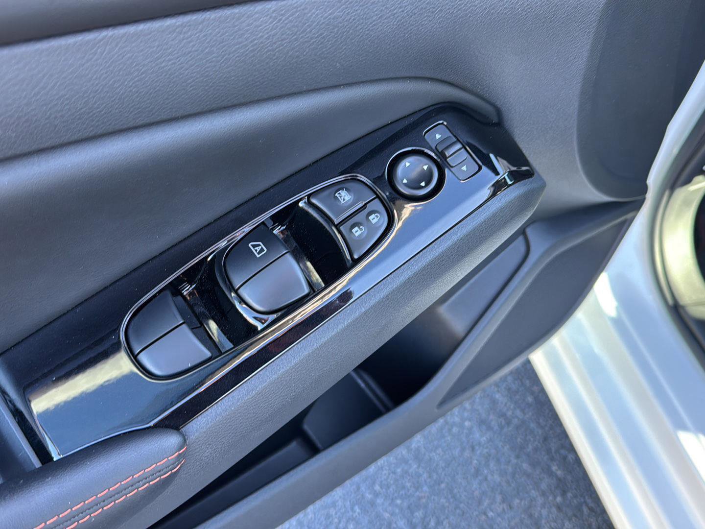 Used 2025 Nissan Altima 2.5 SR image 27