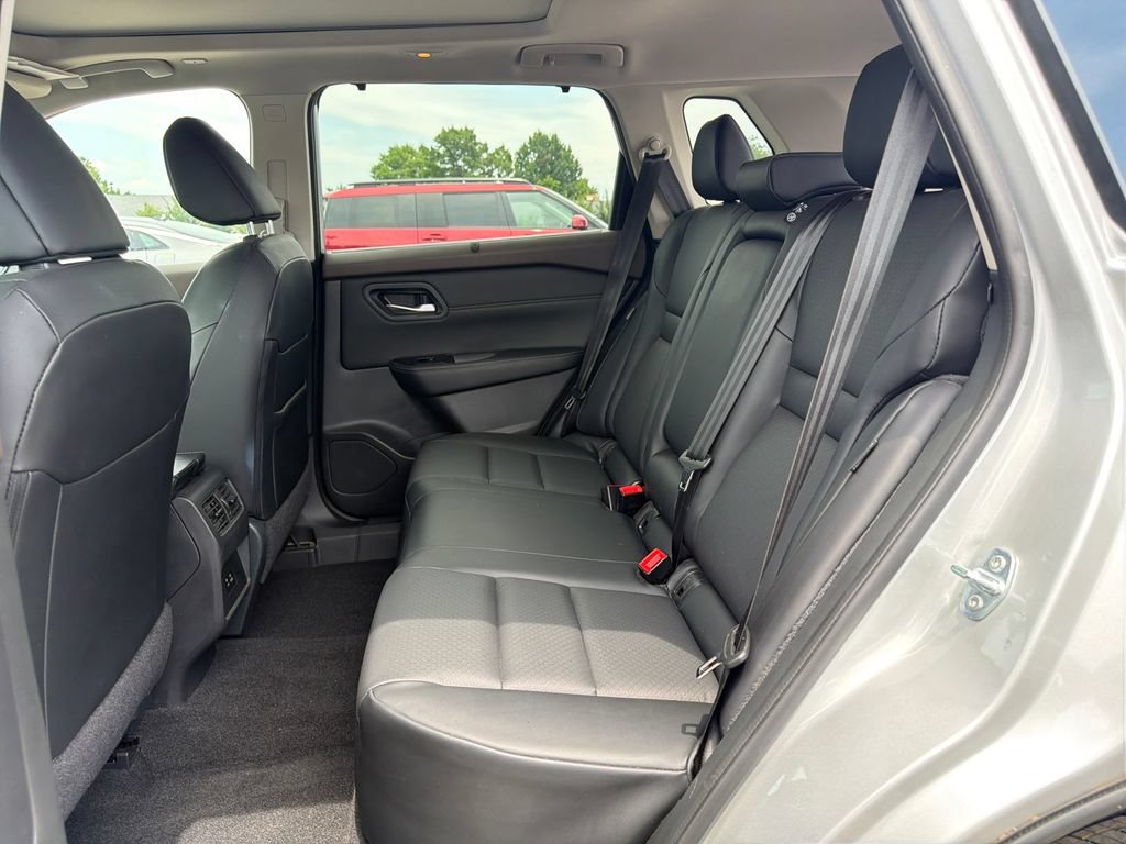 Used 2023 Nissan Rogue SV w/ SV Premium B Package AWD/4WD image 34