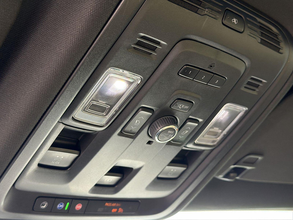 Used 2022 Cadillac Escalade Premium Luxury AWD/4WD image 35