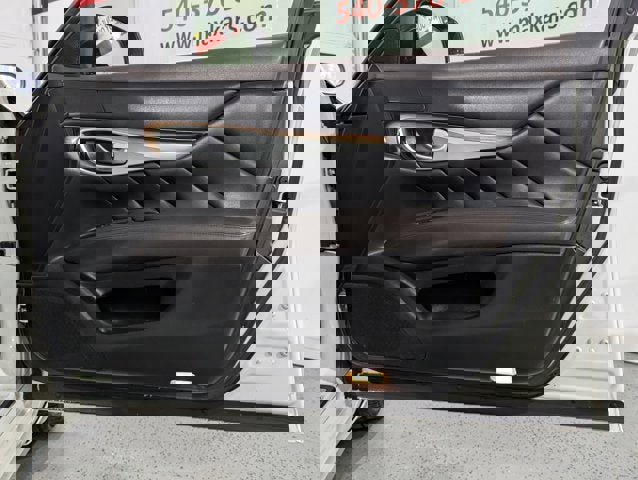 Used 2016 INFINITI Q70 L 3.7 w/ Deluxe Touring Package image 21