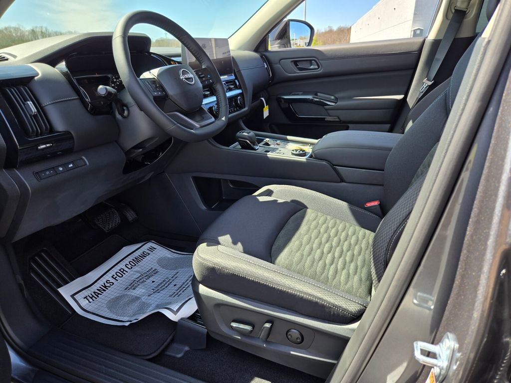 New 2026 Nissan Pathfinder SV image 4