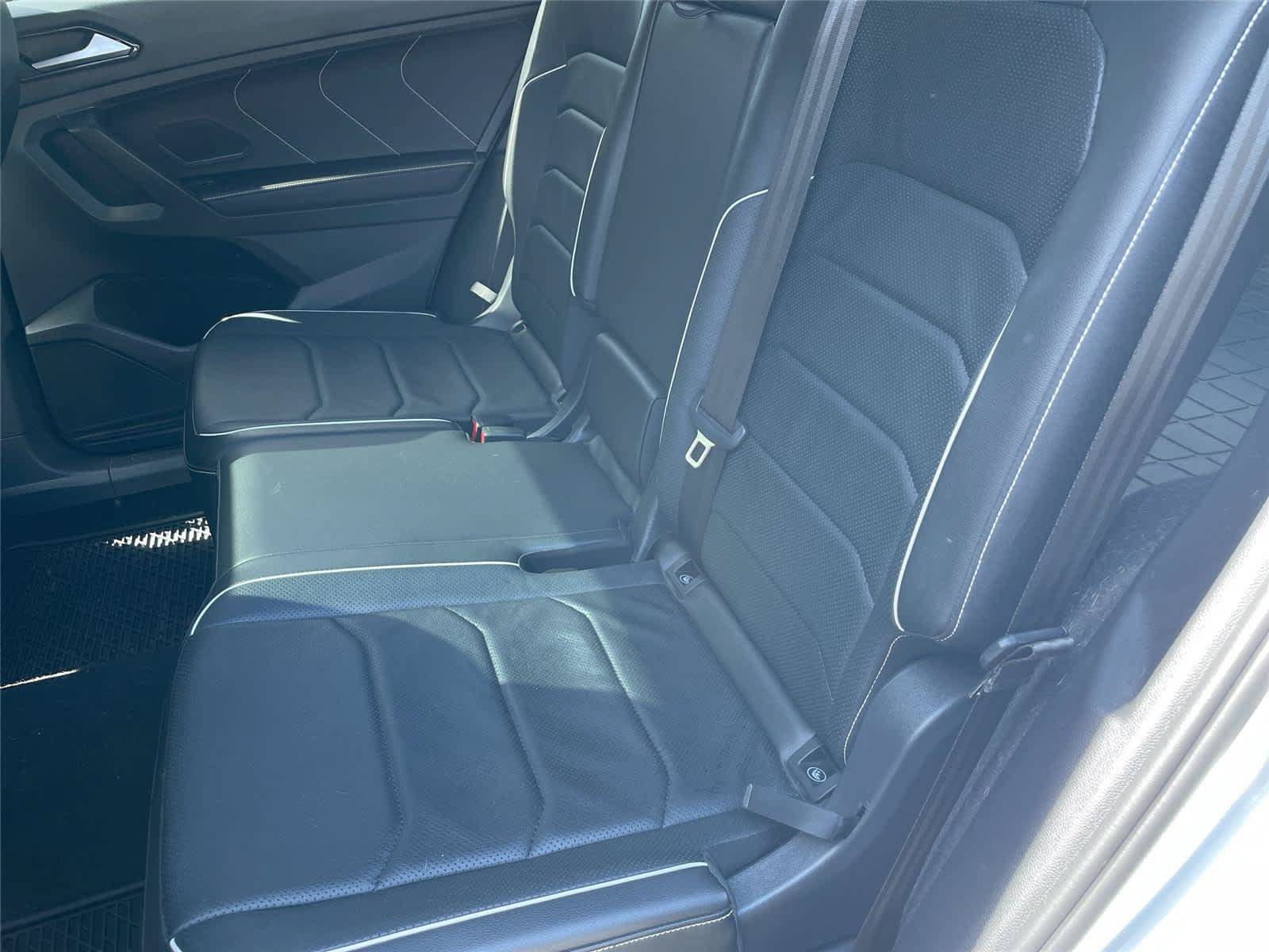 Used 2022 Volkswagen Tiguan SEL R-Line AWD/4WD image 15