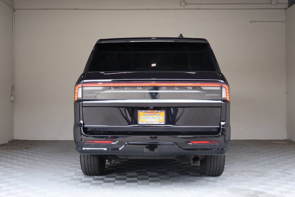 Used 2025 Lincoln Navigator L Reserve AWD/4WD image 12