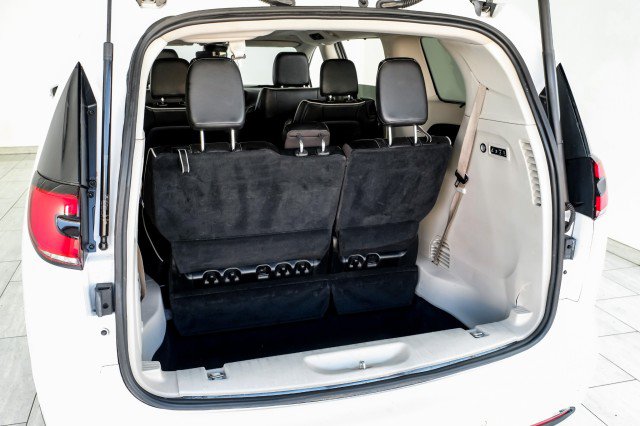Used 2022 Chrysler Pacifica Limited FWD image 52