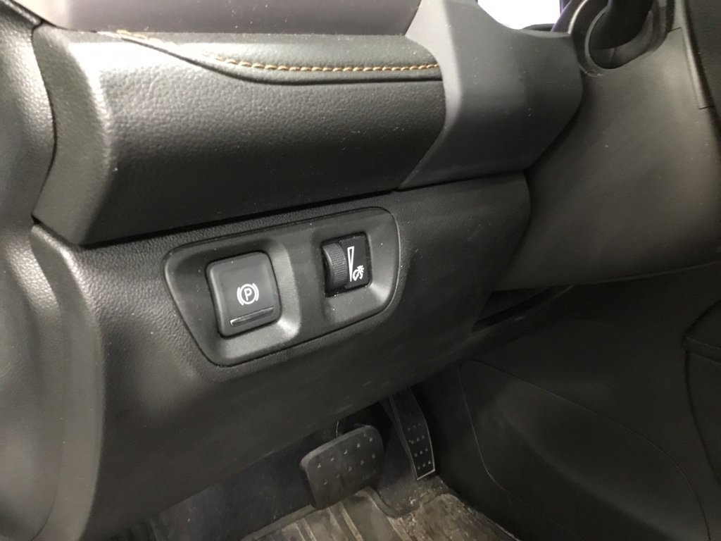 Used 2023 GMC Acadia AT4 w/ Trailering Package AWD/4WD image 8