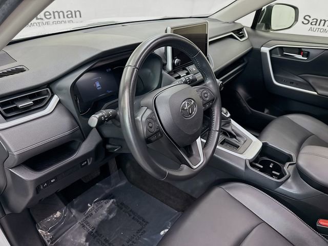Used 2023 Toyota RAV4 XLE Premium image 9