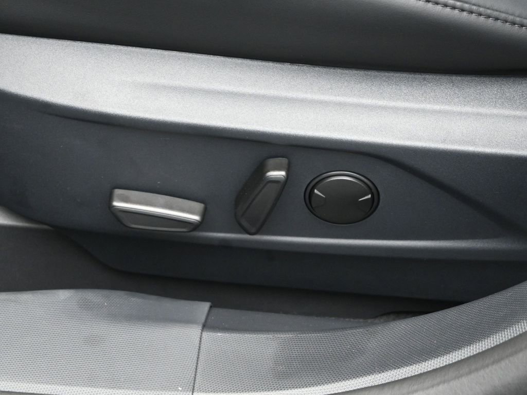 Used 2025 Ford Mustang Mach-E Premium image 8