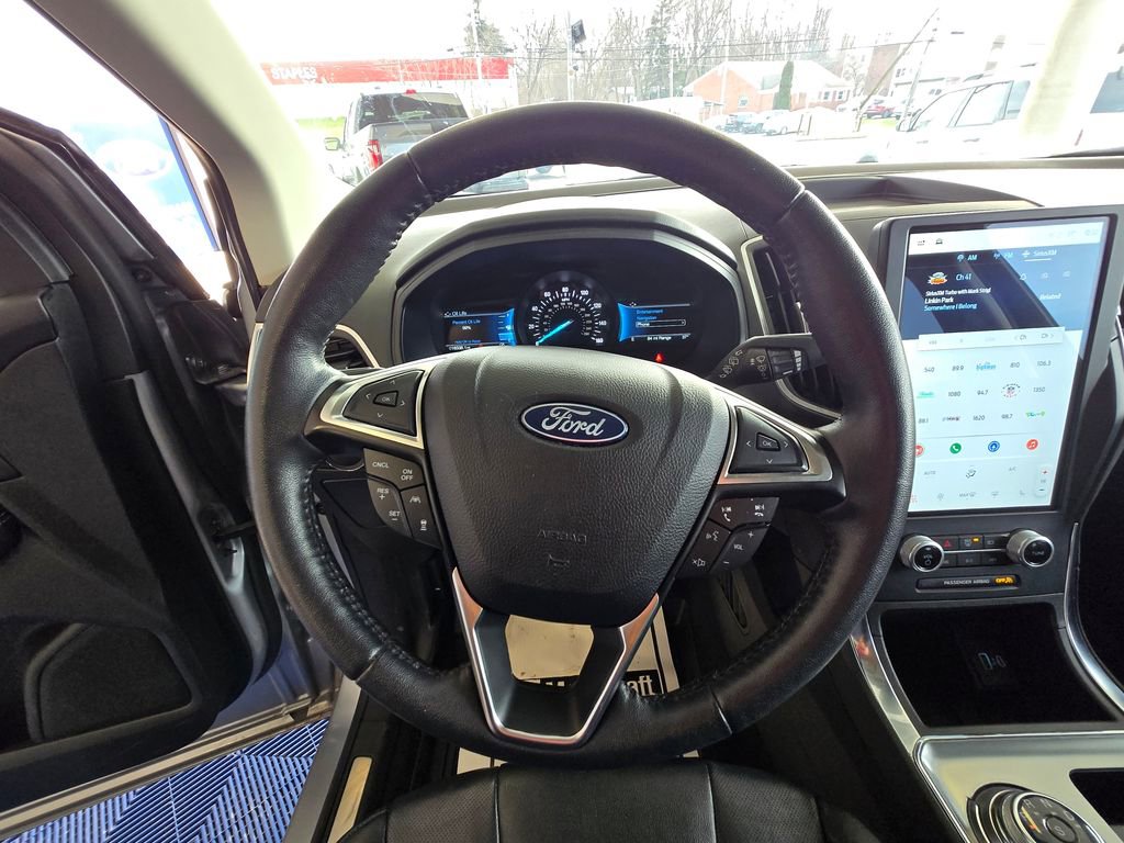 Used 2022 Ford Edge Titanium w/ Equipment Group 301A image 17