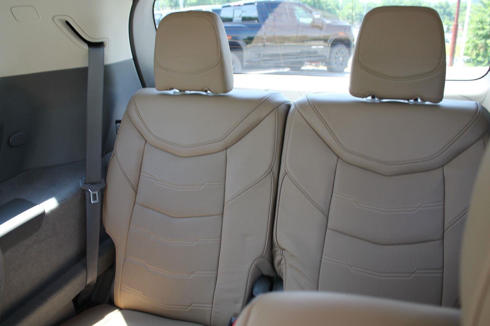 Used 2022 Cadillac XT6 Premium Luxury w/ Technology Package FWD image 29