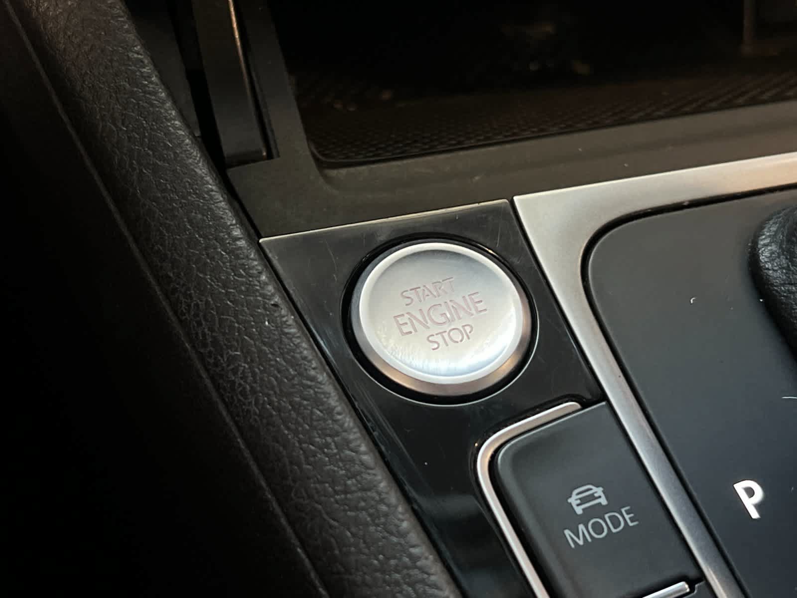 Used 2019 Volkswagen GTI SE FWD image 22