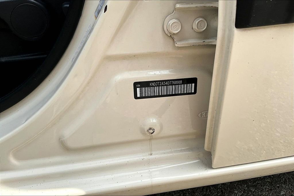 Used 2013 Kia Soul FWD image 16