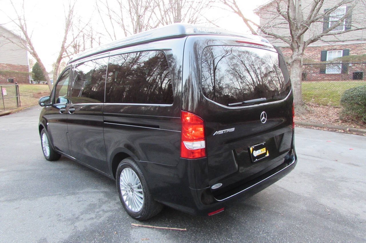 Used 2018 Mercedes-Benz Metris Passenger image 3
