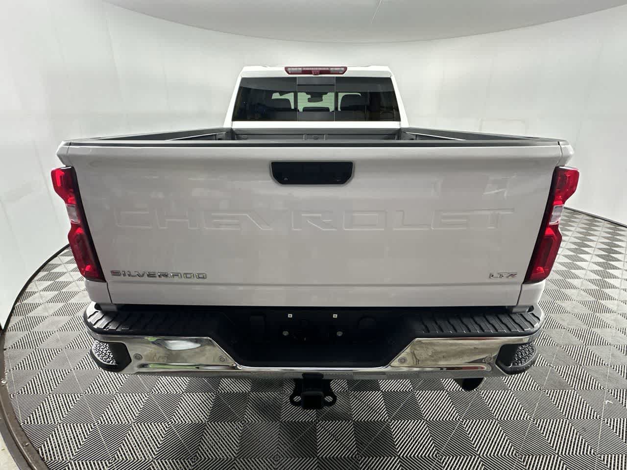 Used 2024 Chevrolet Silverado 2500 LTZ w/ LTZ Convenience Package AWD/4WD image 7