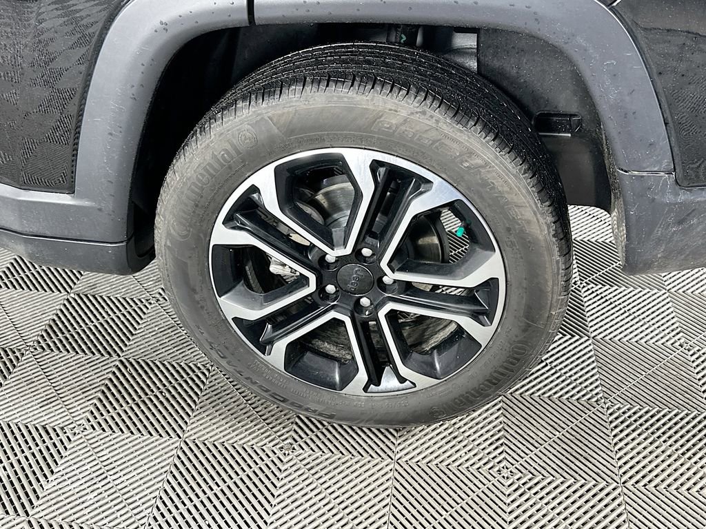 Used 2024 Jeep Compass Limited image 38