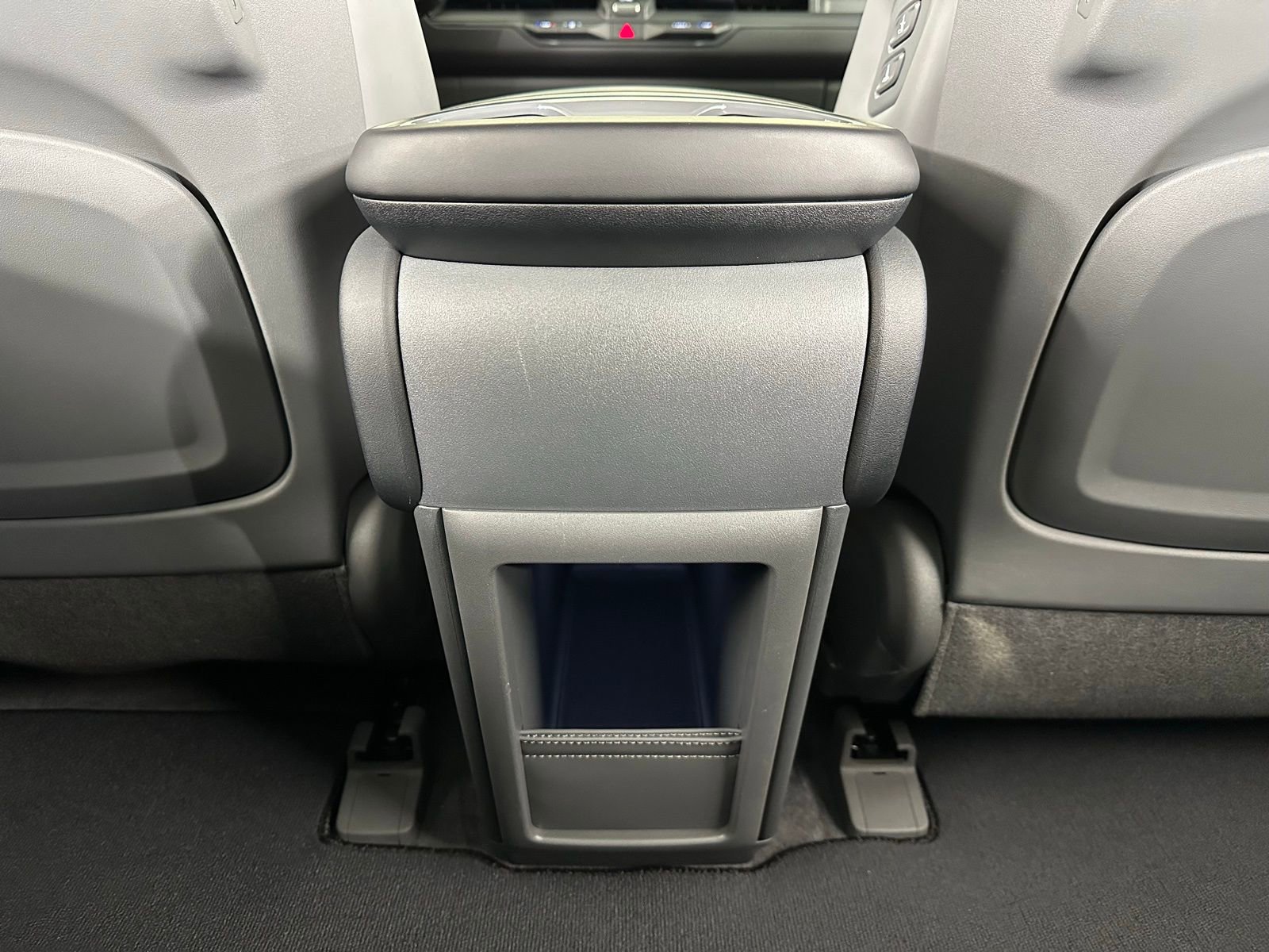 Used 2025 Kia EV9 Wind image 41