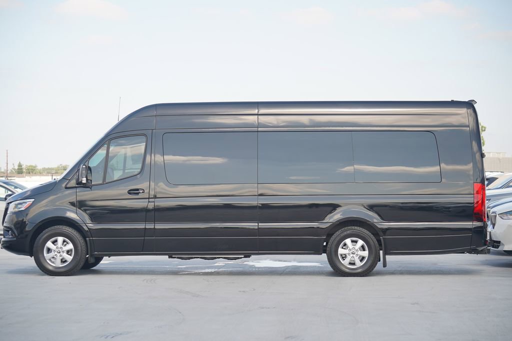 Used 2022 Mercedes-Benz Sprinter 2500 image 4