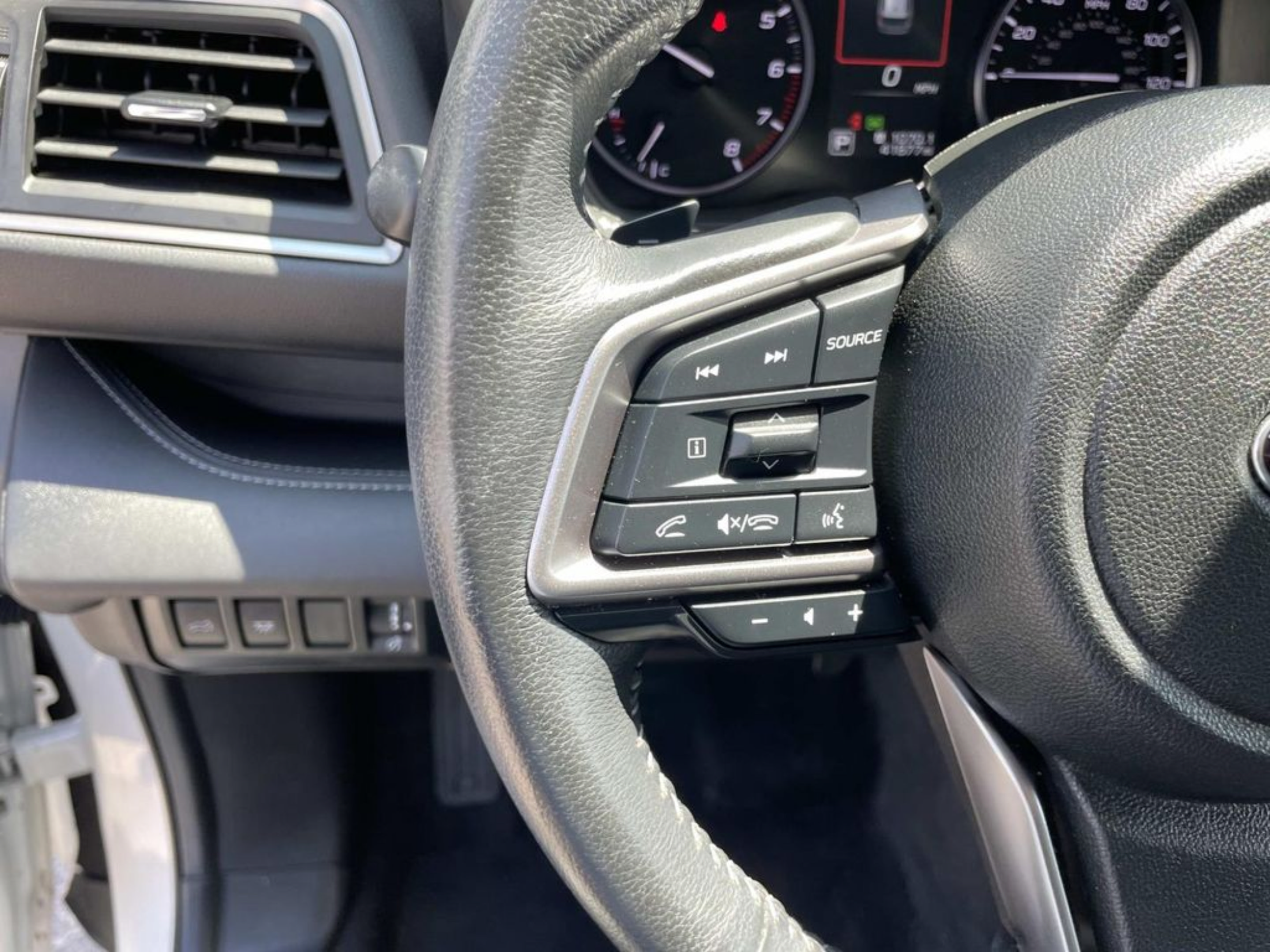 Used 2023 Subaru Ascent Limited AWD/4WD image 26