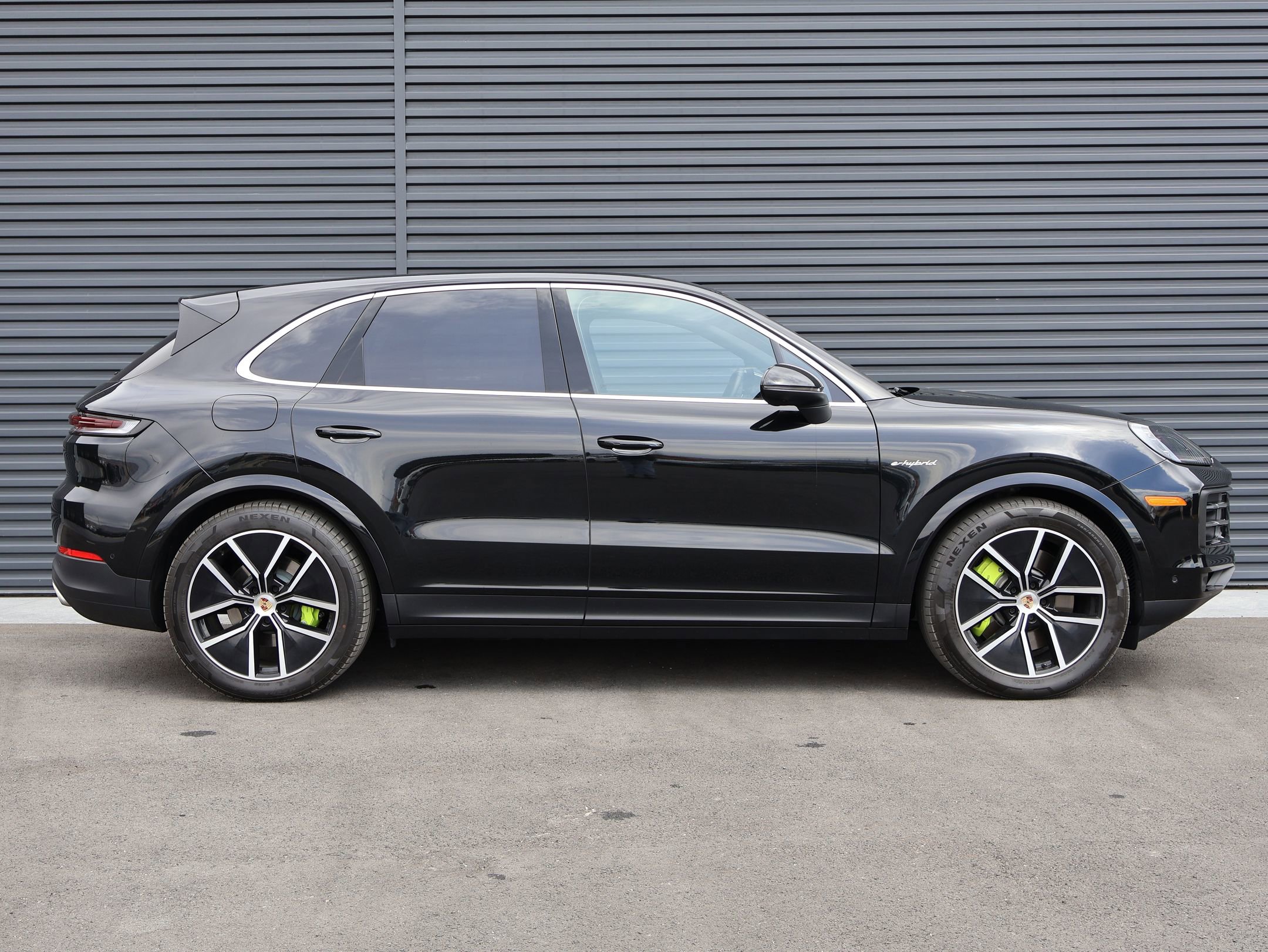 Used 2025 Porsche Cayenne E-Hybrid image 9