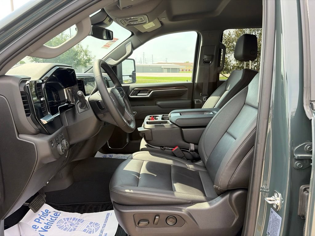 Used 2025 Chevrolet Silverado 2500 LT w/ Trail Boss Package AWD/4WD image 52