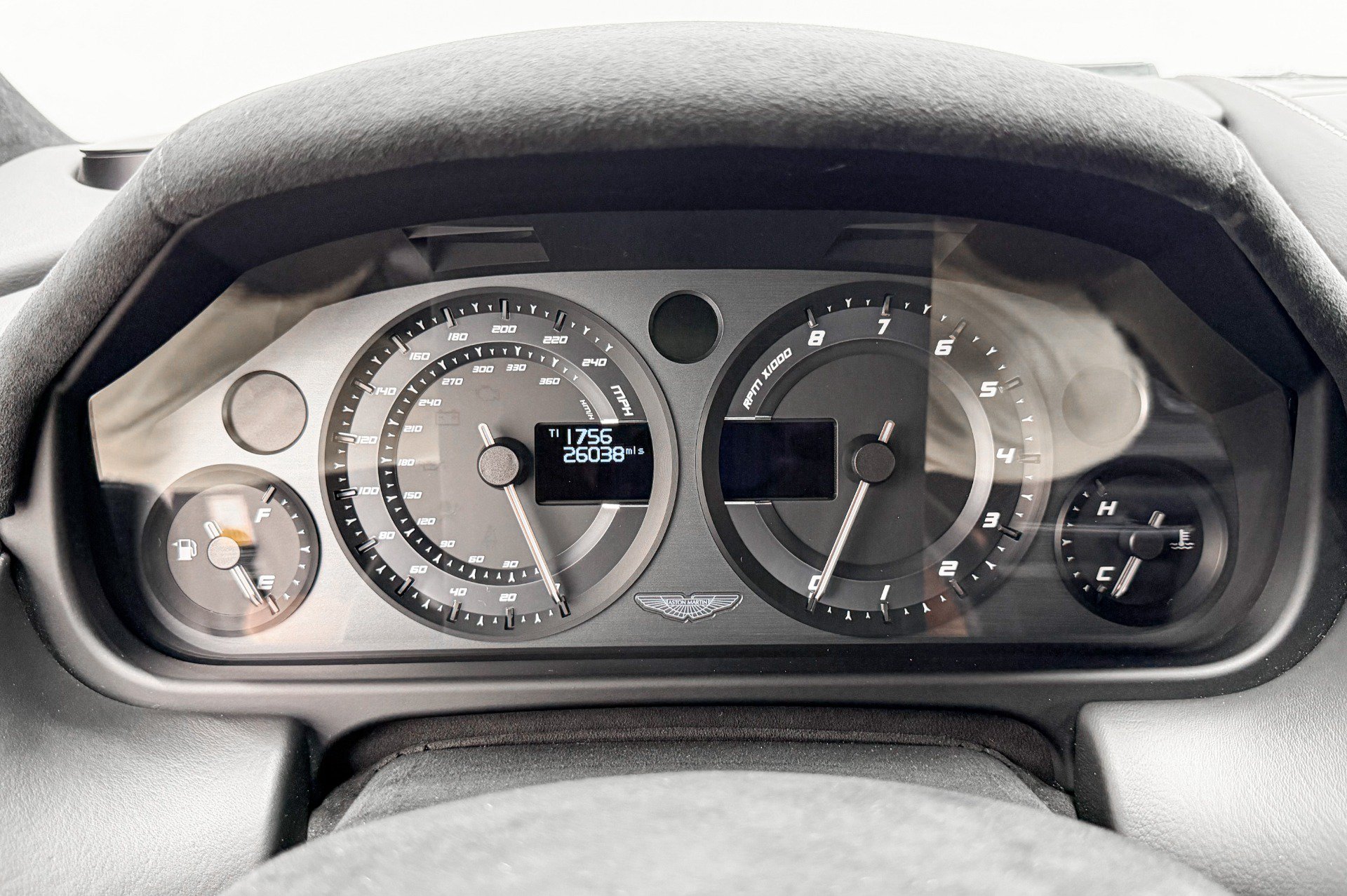 Used 2015 Aston Martin V8 Vantage GT RWD image 20