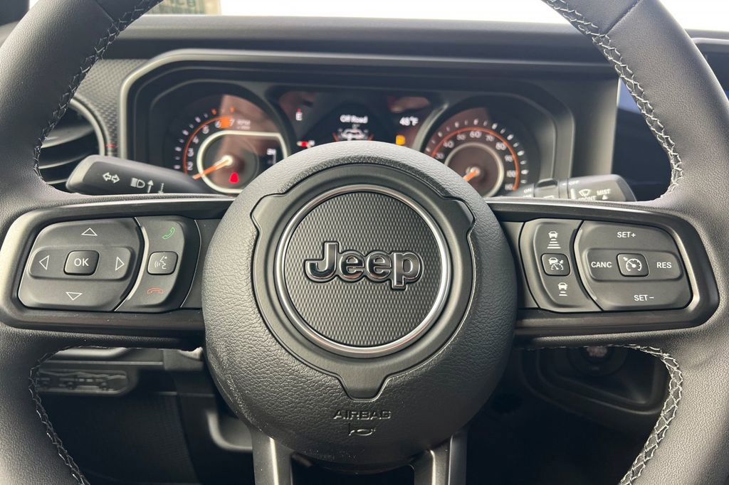 Used 2026 Jeep Wrangler Unlimited Rubicon w/ Safety Group AWD/4WD image 23