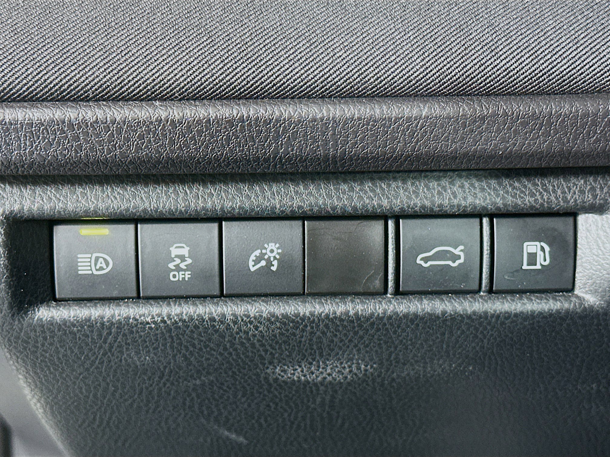 Used 2025 Toyota Camry LE image 17