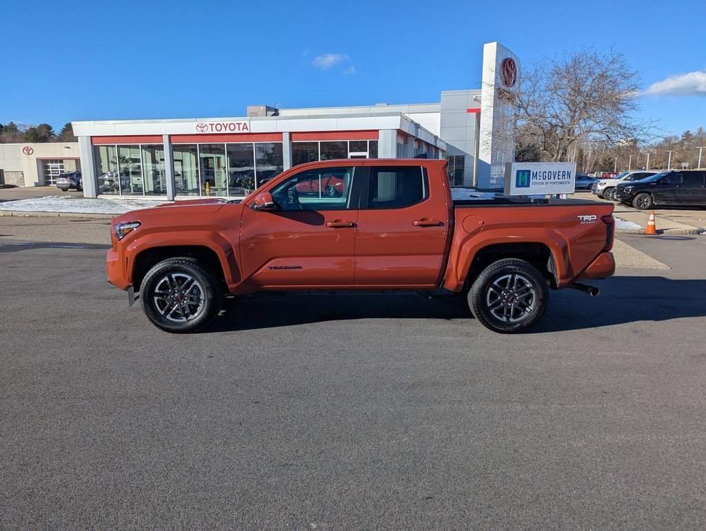Used 2025 Toyota Tacoma TRD Sport image 2