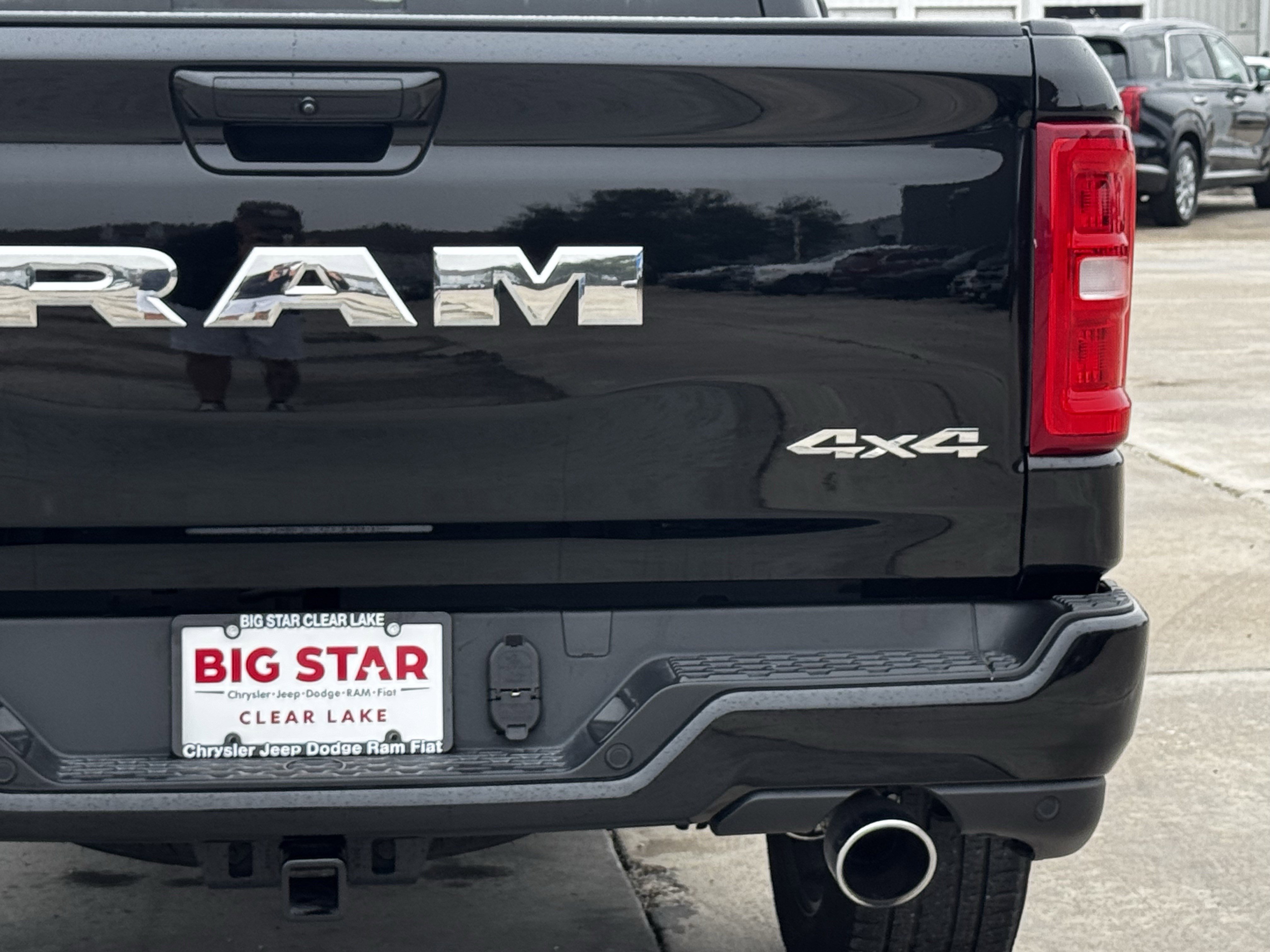 Used 2025 RAM 1500 Laramie w/ Sport Appearance Package image 11