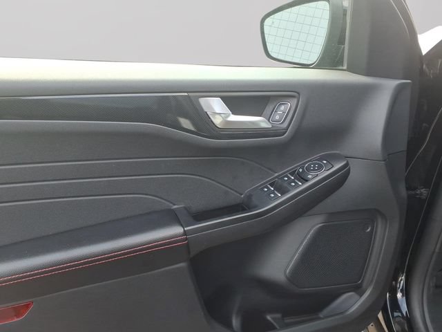 Used 2025 Ford Escape ST-Line Select AWD/4WD image 9