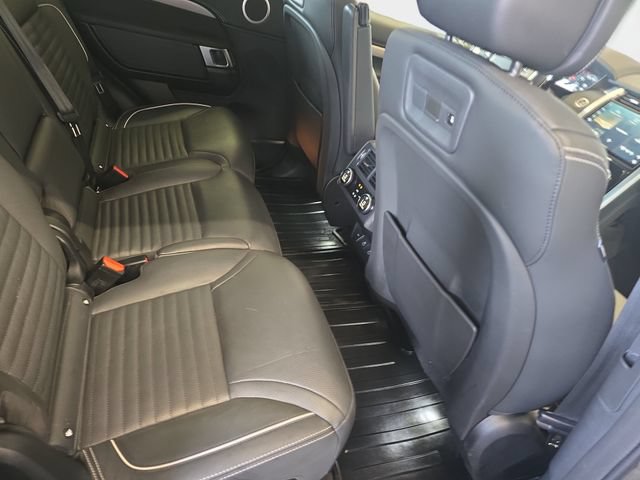 Used 2024 Land Rover Discovery Dynamic SE AWD/4WD image 13