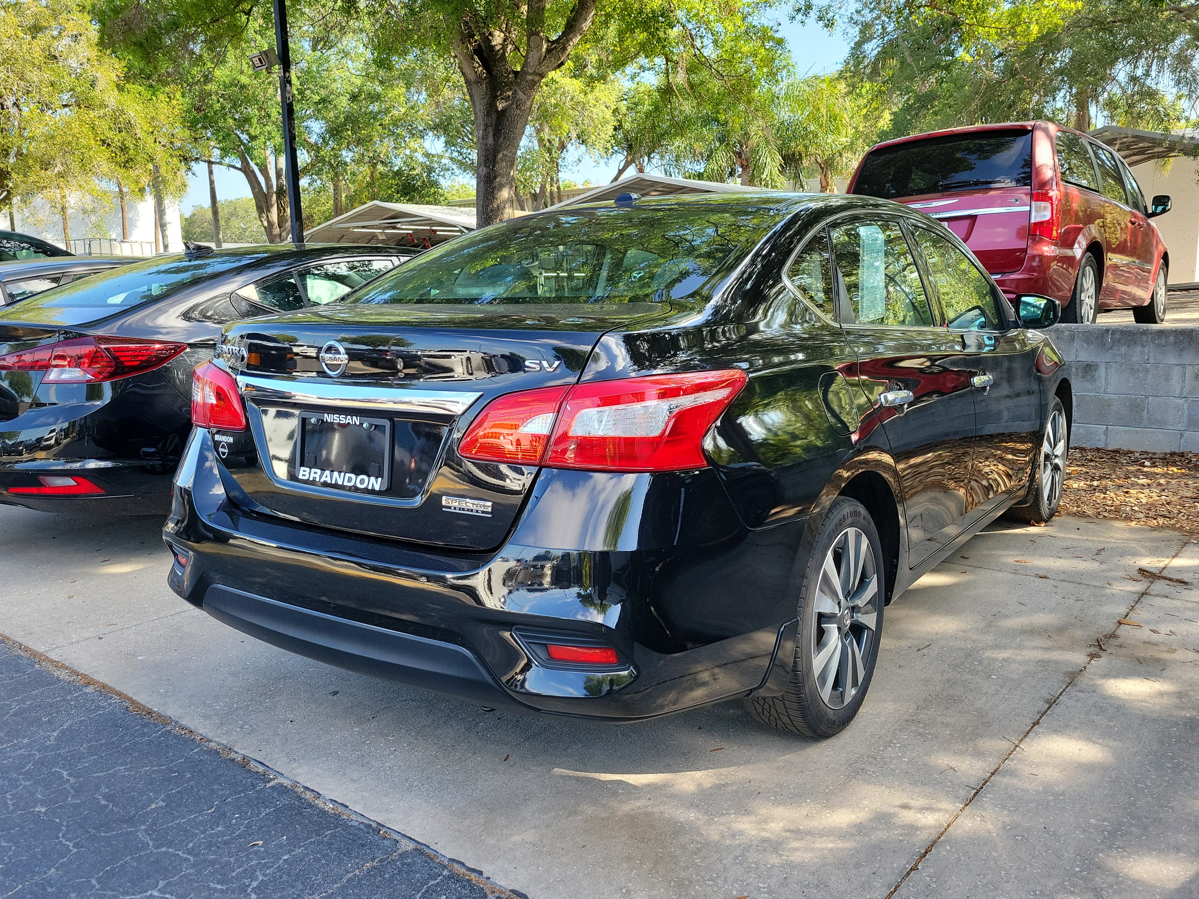 Used 2019 Nissan Sentra SV w/ Special Edition Package FWD image 8