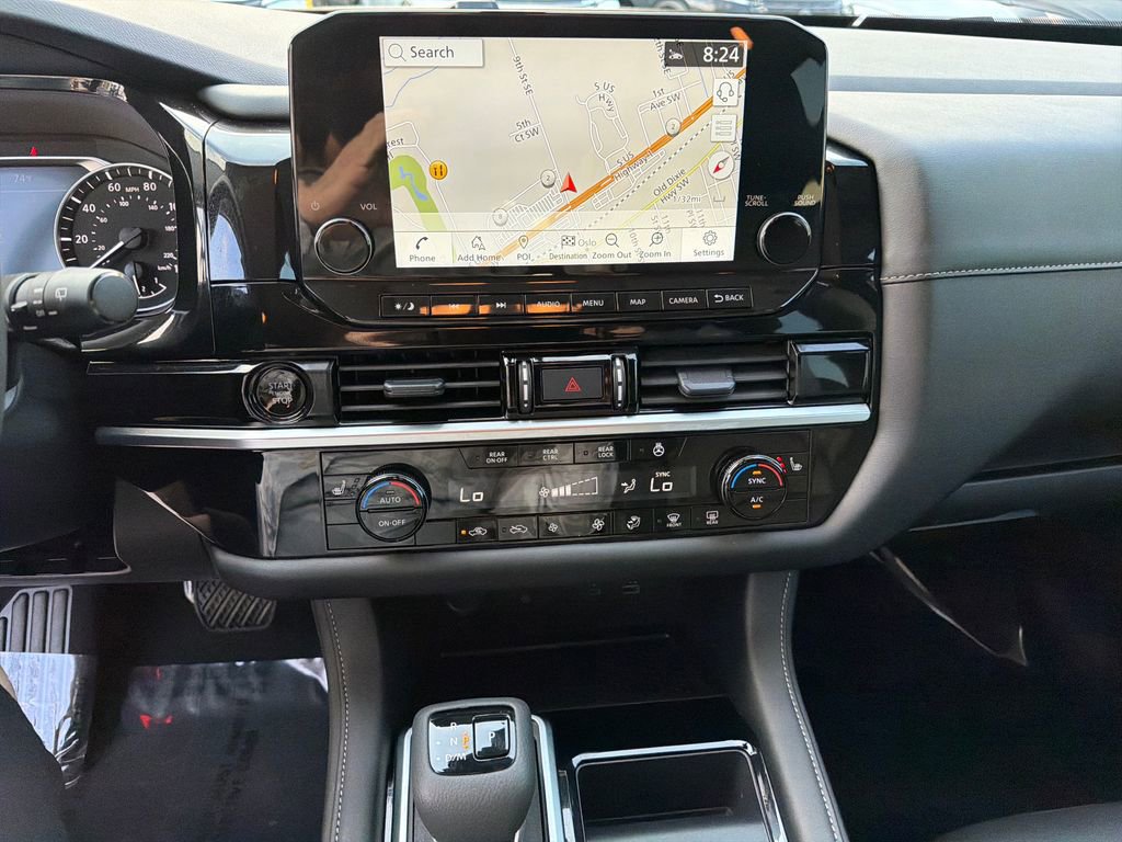 Used 2025 Nissan Pathfinder SL AWD/4WD image 25