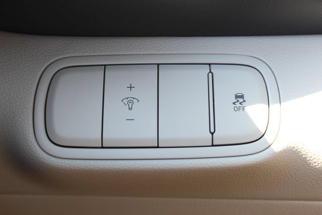 New 2026 Hyundai Venue SEL FWD image 15