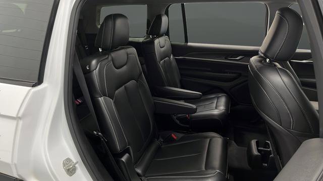 Used 2023 Jeep Grand Cherokee L Limited image 29