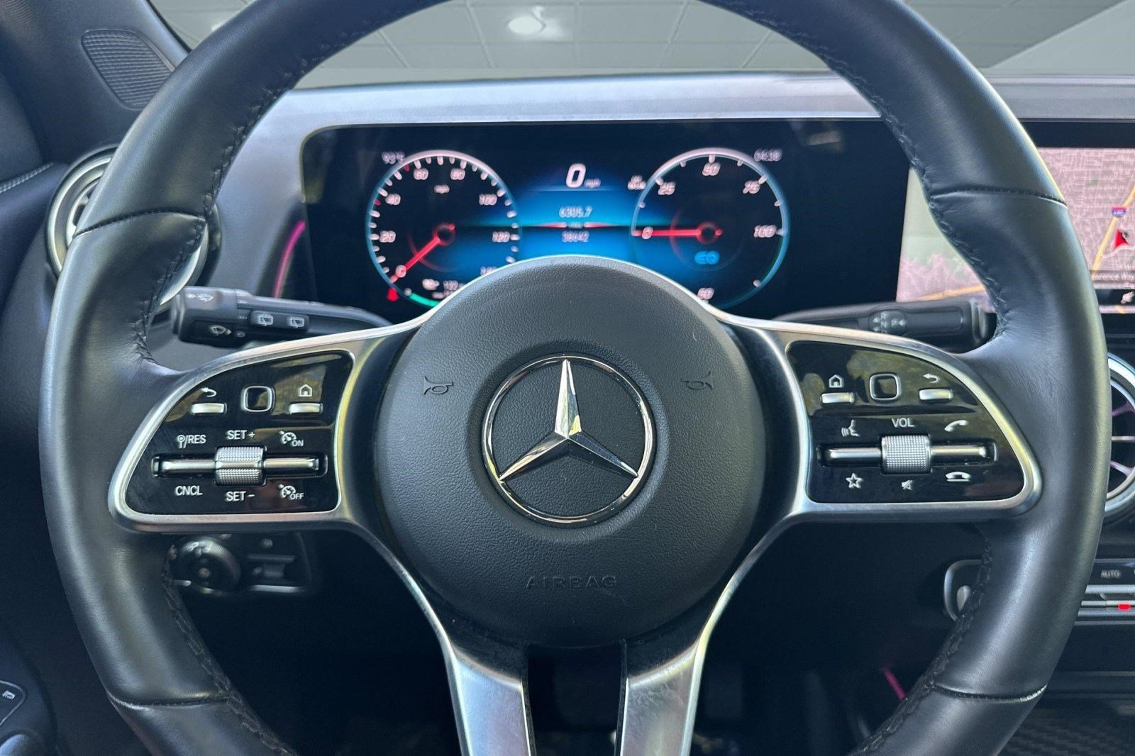 Certified 2023 Mercedes-Benz EQB 300 4MATIC image 11