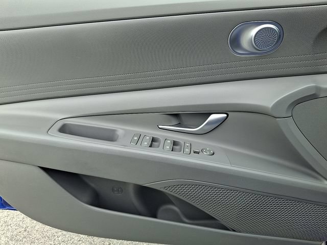 Certified 2024 Hyundai Elantra SE FWD image 12