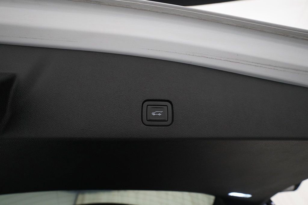 Used 2024 Cadillac XT6 Premium Luxury w/ LPO, Floor Liner Package image 15