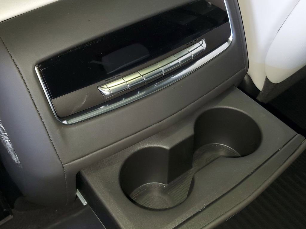 New 2026 Cadillac Escalade ESV Platinum Sport w/ LPO, ONYX Package image 13