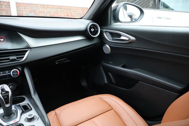 Used 2024 Alfa Romeo Giulia Ti image 39