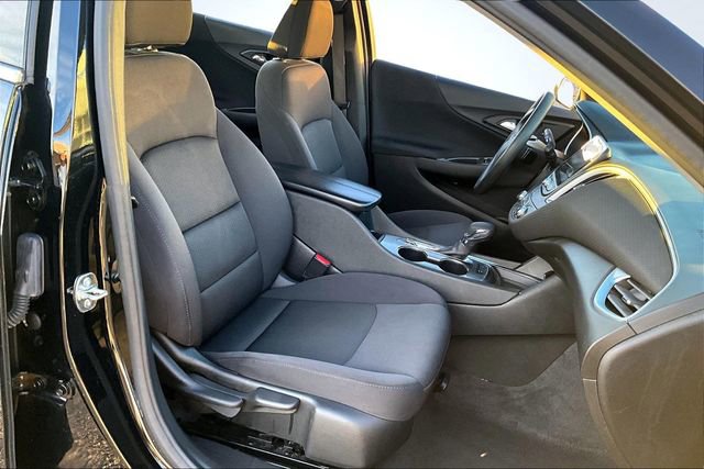 Used 2024 Chevrolet Malibu LT image 27