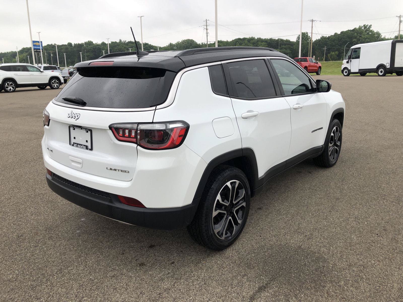 Used 2023 Jeep Compass Limited AWD/4WD image 8