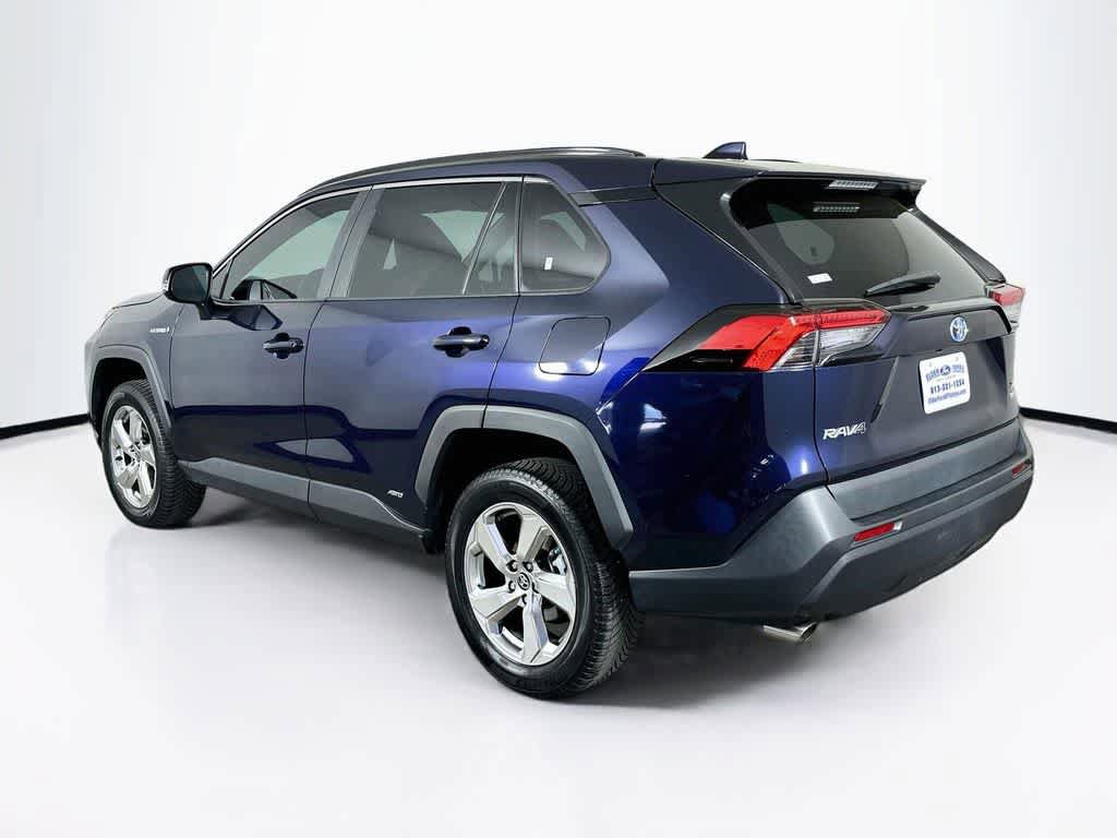 Used 2021 Toyota RAV4 XLE Premium AWD/4WD image 4