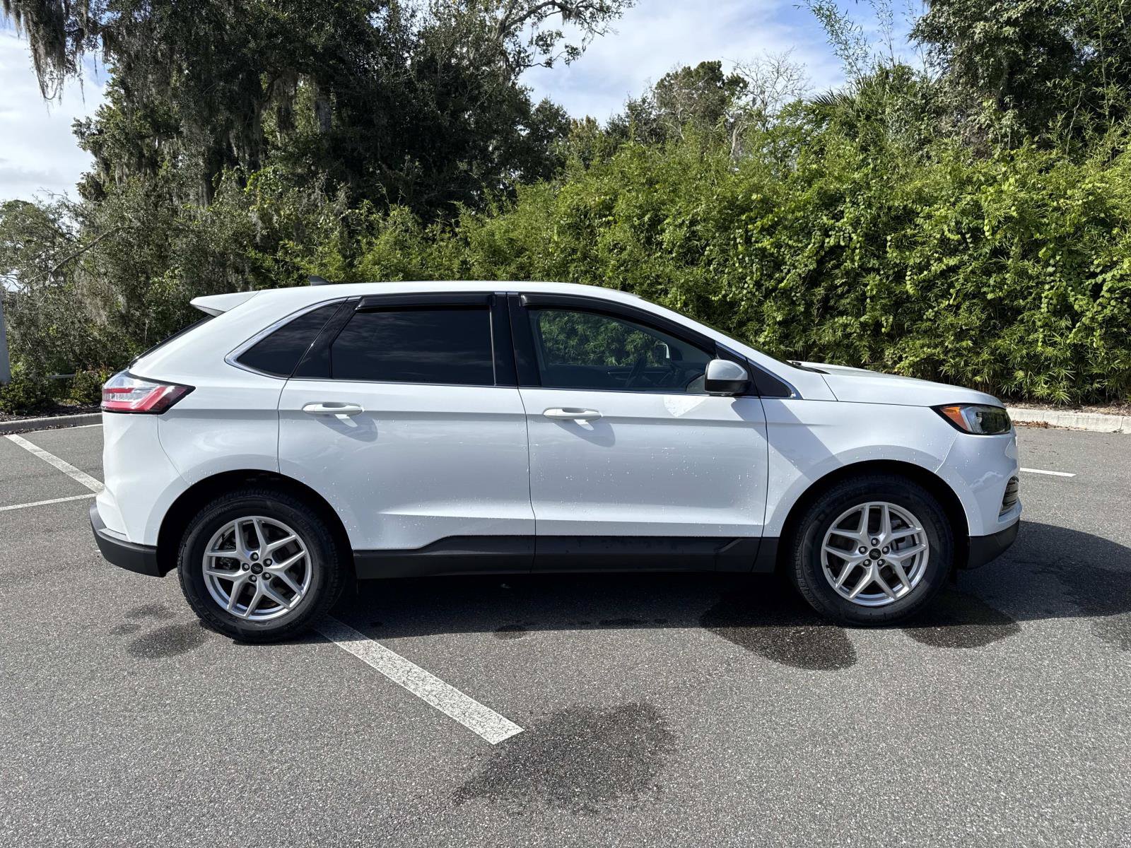 Used 2024 Ford Edge SEL AWD/4WD image 2